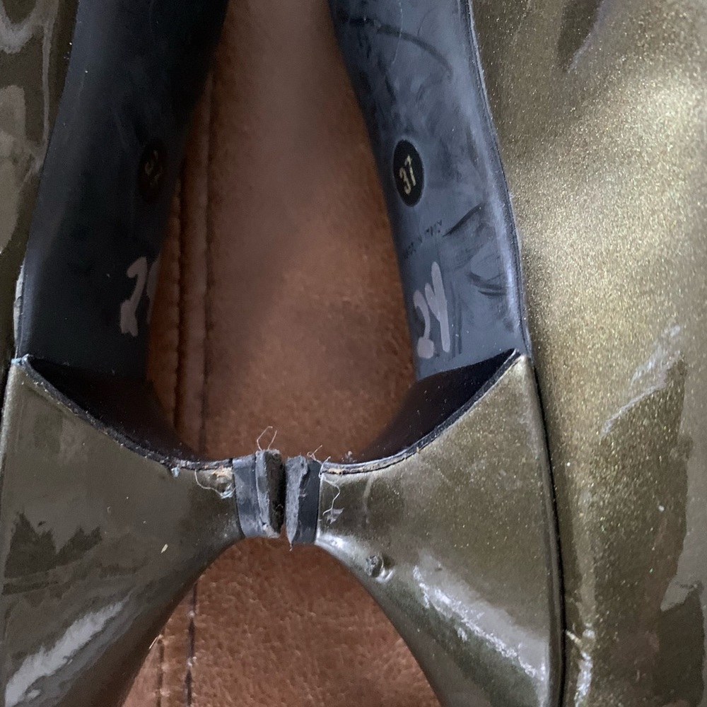 Prada Olive Green Patent Leather Loafers size 7 - Picture 10 of 10